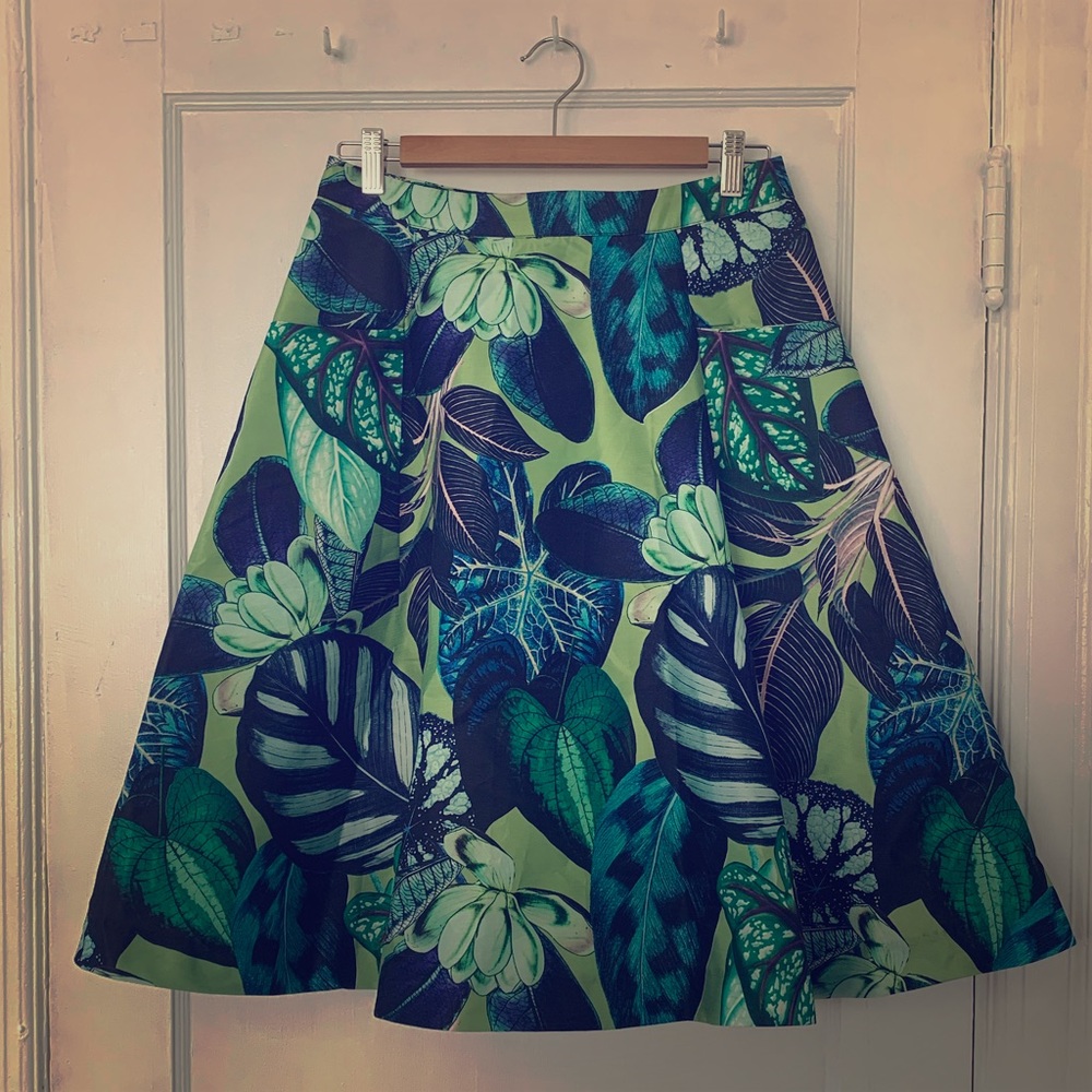 A line skirt with Pockets